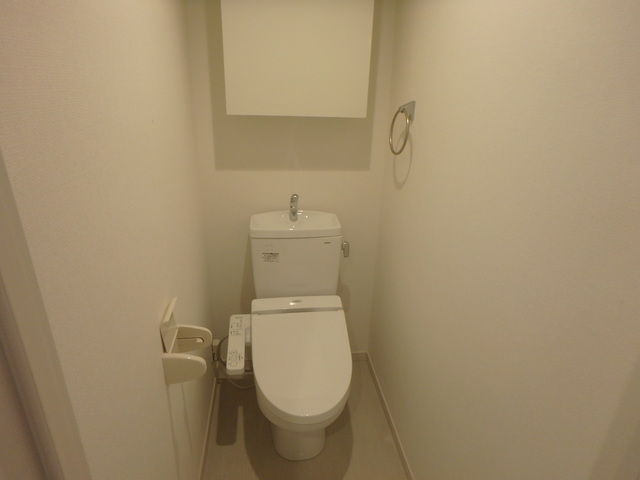 トイレ　温水洗浄便座