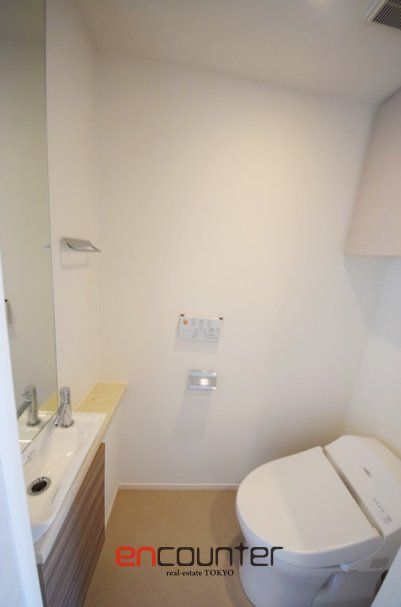 トイレ　※同マンション別室参考写真