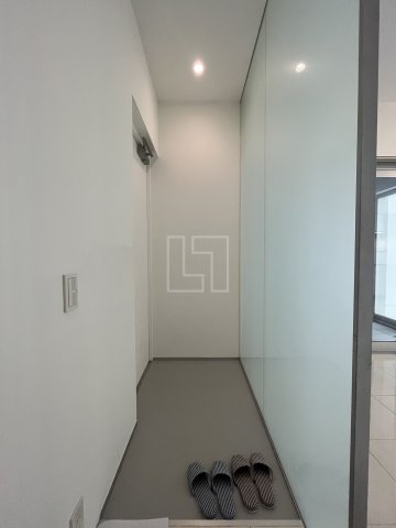 玄関　LaDouceur湊町（ラドゥセール湊町）　玄関