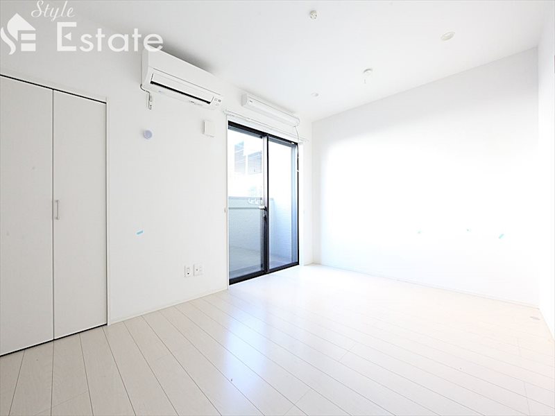 居室・リビング　内装