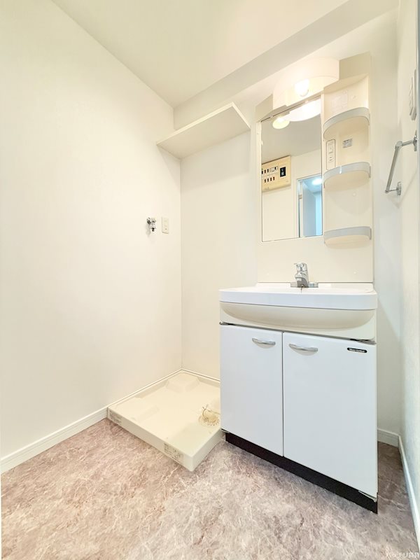 洗面設備　画像は別号室写真の為、現状を優先いたします。