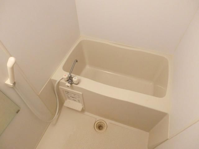 バス・シャワールーム　浴室乾燥機付きのバスルーム