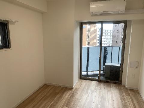 居室・リビング　室内