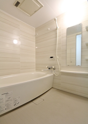 バス・シャワールーム　1日の疲れを流しましょう