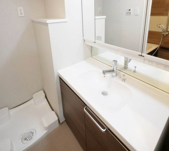 洗面設備　スペースが確保できる洗面所です