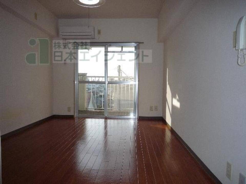 居室・リビング　リビング