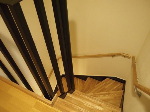 その他　階段（同一仕様写真）
