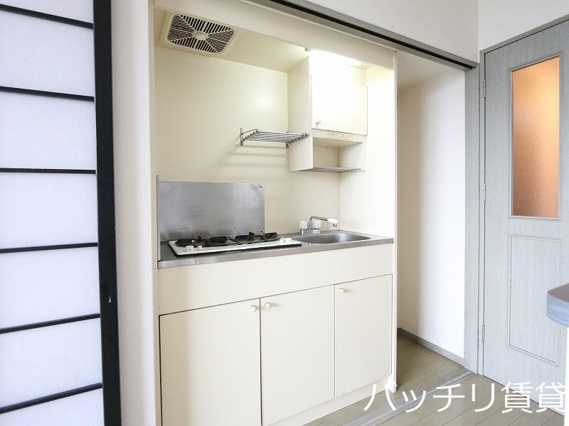キッチン　同型イメージの為、現状を優先致します。