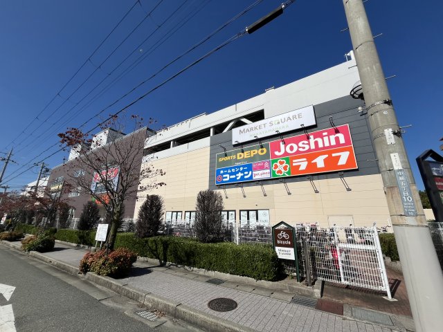 ショッピングセンター　ライフ　宝塚中山寺店（ショッピングセンター）まで150m