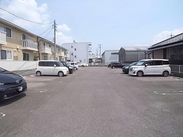 駐車場　駐車場