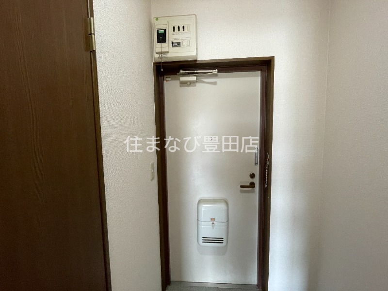 玄関　同型別部屋写真