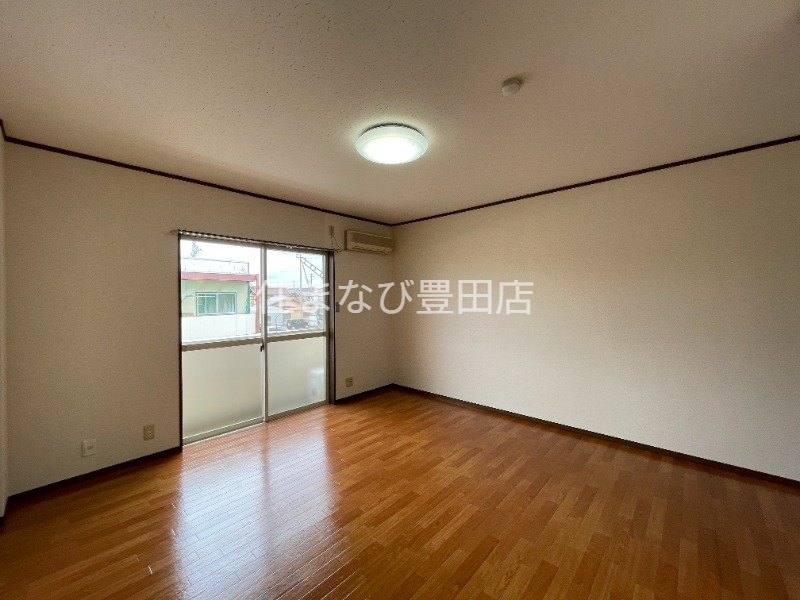 居室・リビング　同型別部屋写真