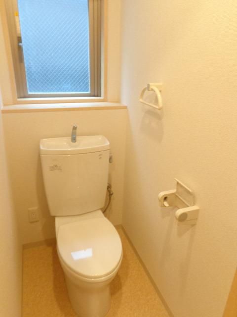 トイレ　窓付トイレ