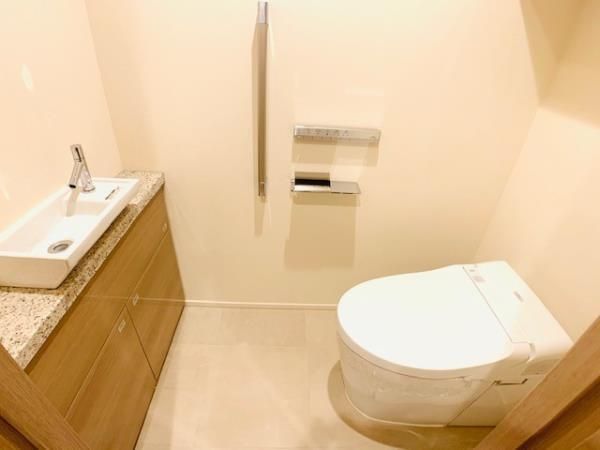 トイレ　コンパクトで使いやすいトイレです