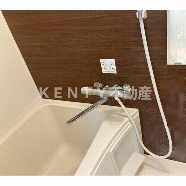 バス・シャワールーム　コンパクトで使いやすいお風呂です