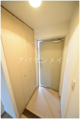 玄関　シューズボックスあります