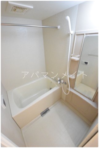 バス・シャワールーム　浴室乾燥機付き！