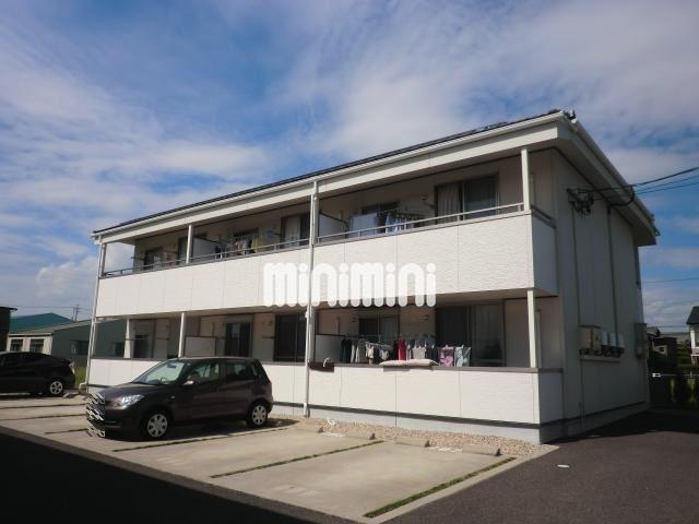 建物外観　青い空に映える白い建物です！