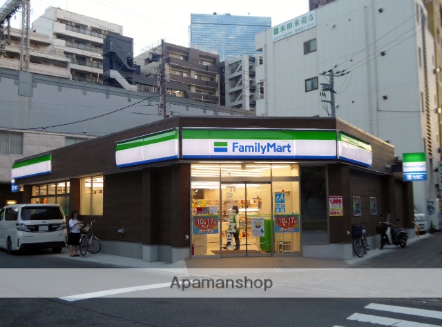 コンビニ　ファミリーマート大泉目白通り店（コンビニ）まで194m