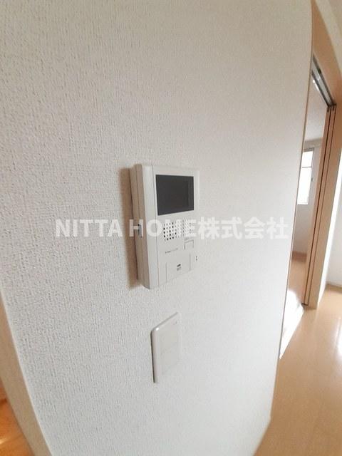 セキュリティ　ＴVドアホンを設置済み＊