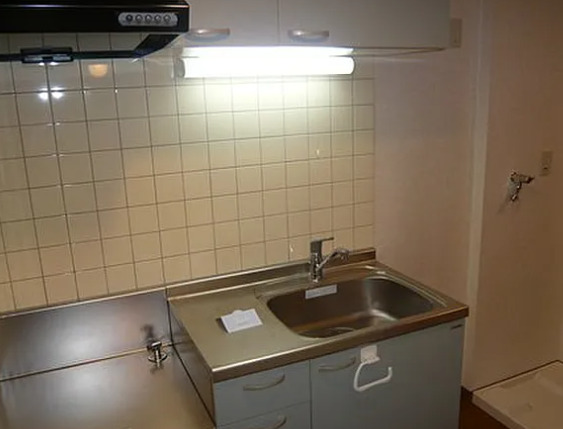 キッチン　別部屋の画像を使用しております。