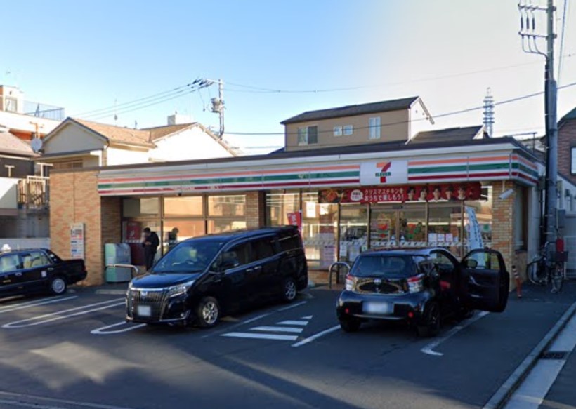 コンビニ　セブンイレブン（コンビニ）まで313m