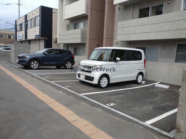 駐車場　駐車場