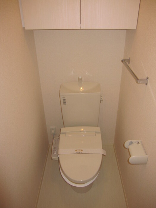 トイレ　別部屋写真です。