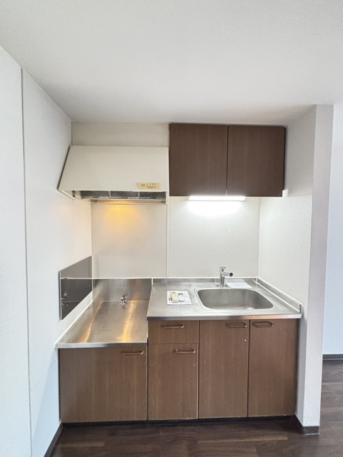 キッチン　別部屋参考写真です