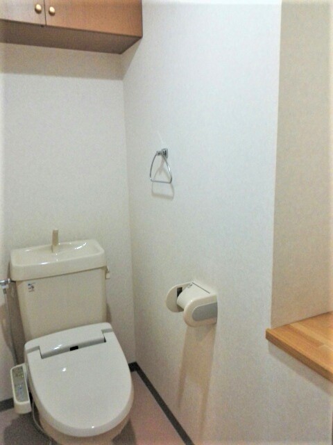 トイレ　ウォシュレット付き♪