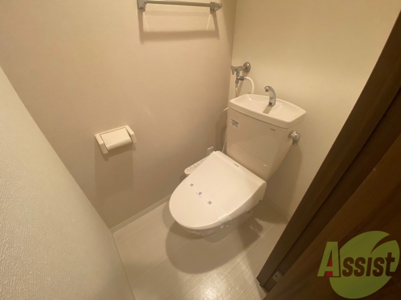 トイレ　トイレです。ウォシュレット付を探している方、おすすめです。