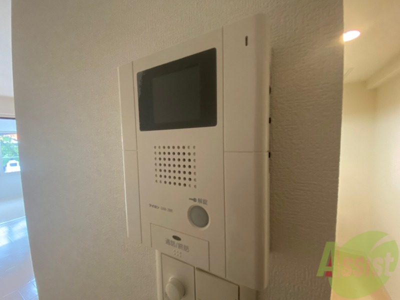 セキュリティ　ＴＶモニター付インターホンです。来客者の顔が見えるので安心！