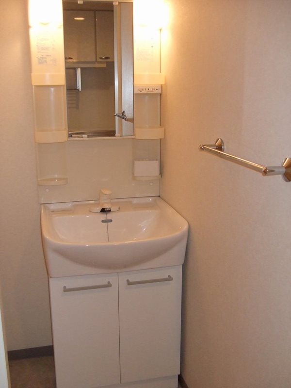 洗面設備　※同物件、別部屋になります。