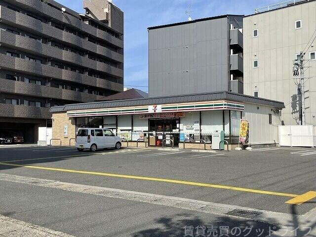 コンビニ　セブンイレブン高辻葛野西通店（コンビニ）まで641m