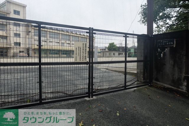 小学校　練馬区立大泉第二小学校（小学校）まで870m