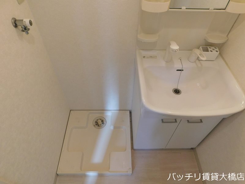 洗面設備　別号室タイプの為、現状を優先致します。