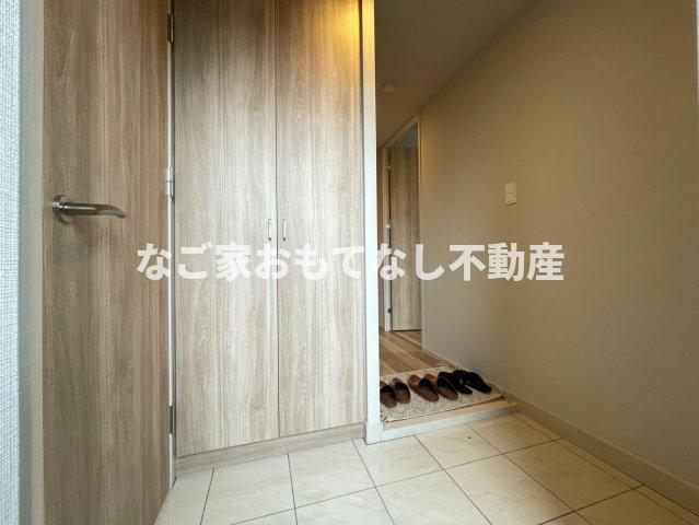 玄関　同モデル部屋写真