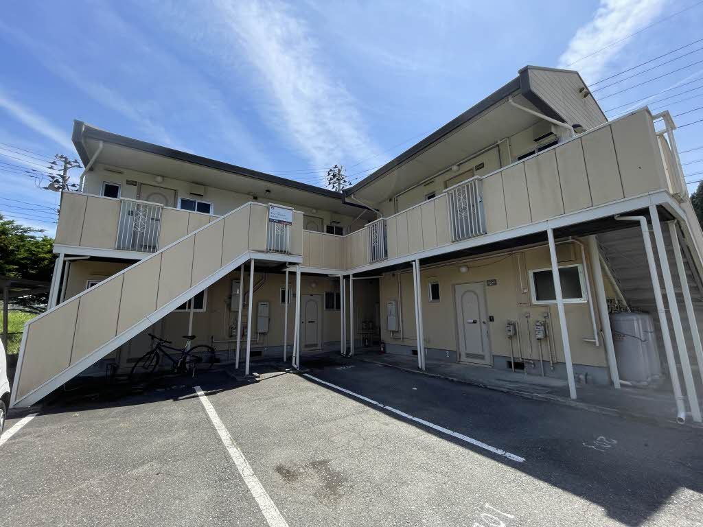 建物外観　外観写真・駐車場