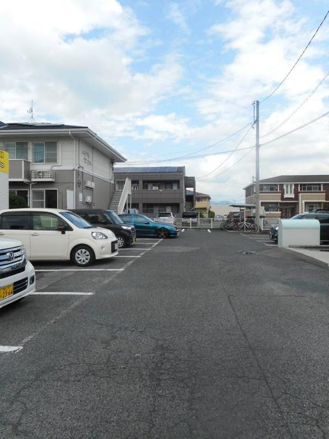 駐車場　駐車場