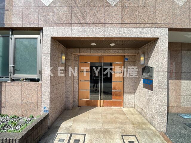 エントランス　清潔なエントランスです