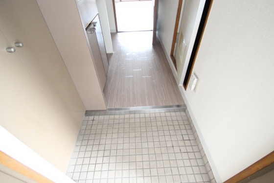 玄関　※別部屋の写真です