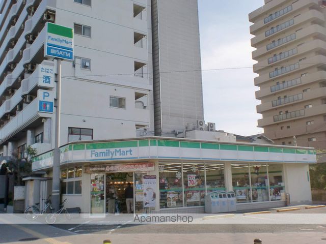 コンビニ　ファミリーマート（コンビニ）まで925m