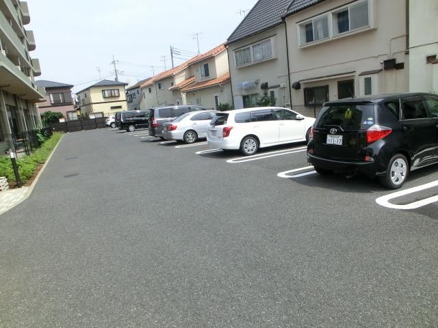 駐車場　敷地内駐車場