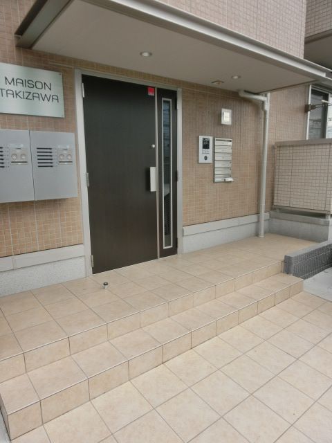 エントランス　建物入口部分です