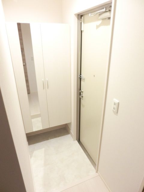 玄関　シューズボックス付きです。