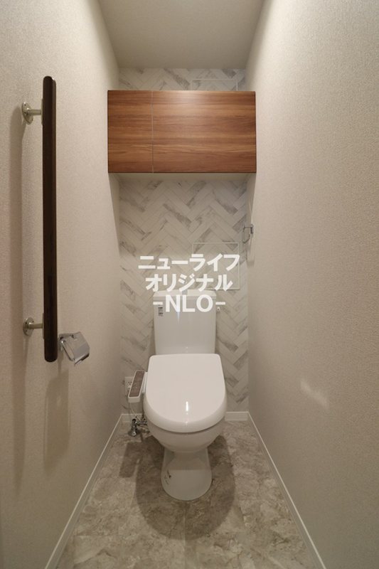 トイレ　洗浄力と快適さを兼ね備えた温水洗浄便座付きトイレ。