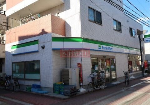 コンビニ　ファミリーマート大田南蒲田二丁目店（コンビニ）まで260m