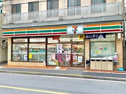 コンビニ　セブンイレブン墨田八広5丁目店（コンビニ）まで482m