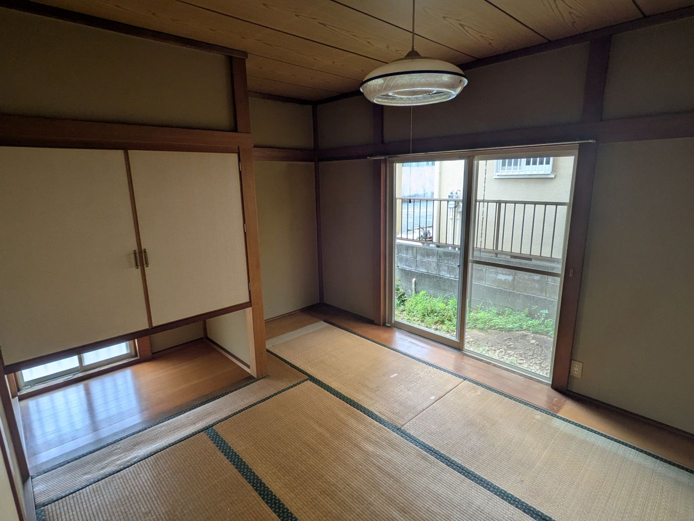 ＪＲ東海道本線 平塚駅 バス乗車時間：25分 最寄りバス停で下車 徒歩2分 2階建 築37年の内装写真