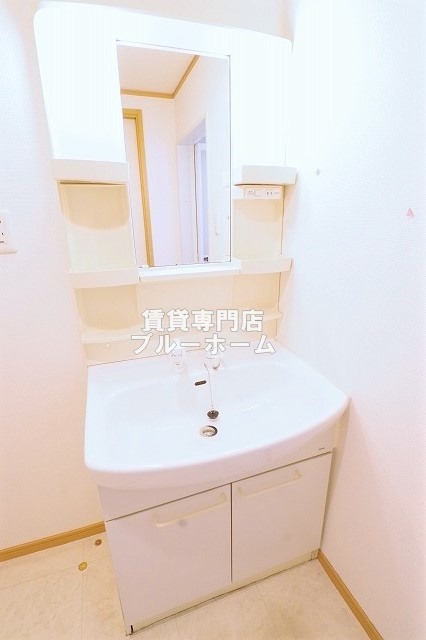 洗面設備　独立洗面台付き！